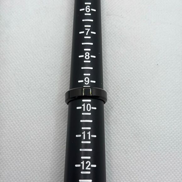 Brand New!! Size 9 1/2 Stainless steel plated beveled edge band - Picture 4 of 4